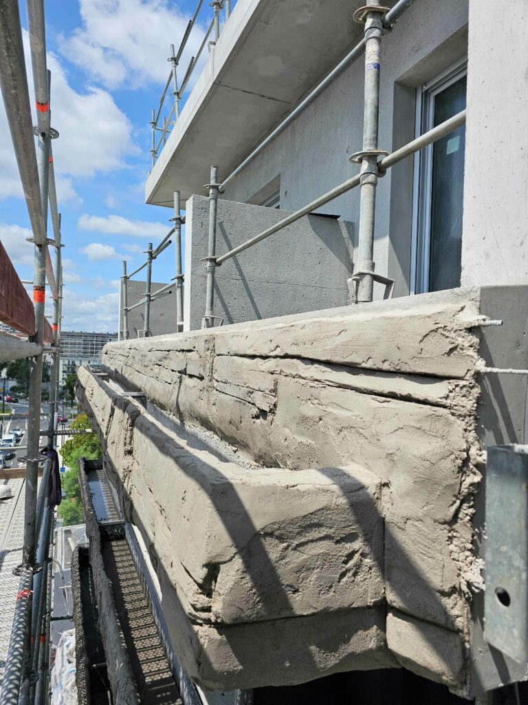 Jardinière pour balcon immeuble en PEHD