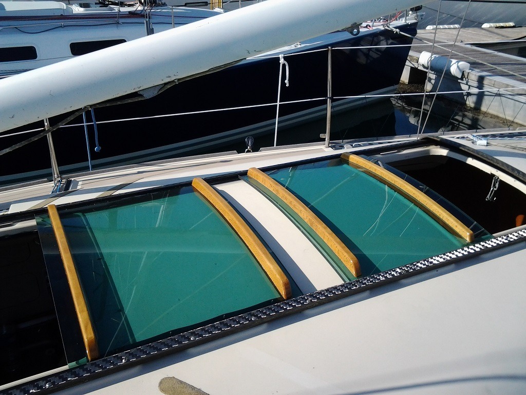 Capot Dehler DB1 34 tonner2